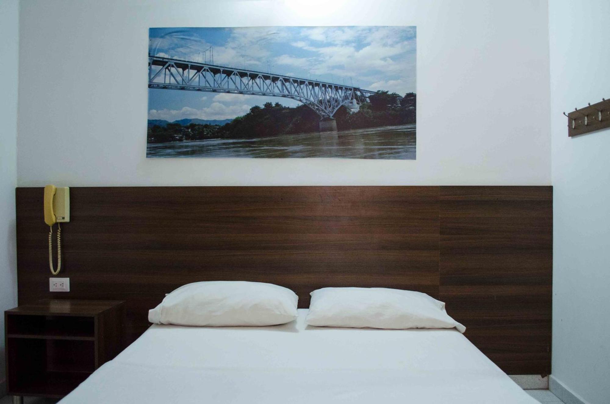 Hotel Elimar Girardot Kültér fotó